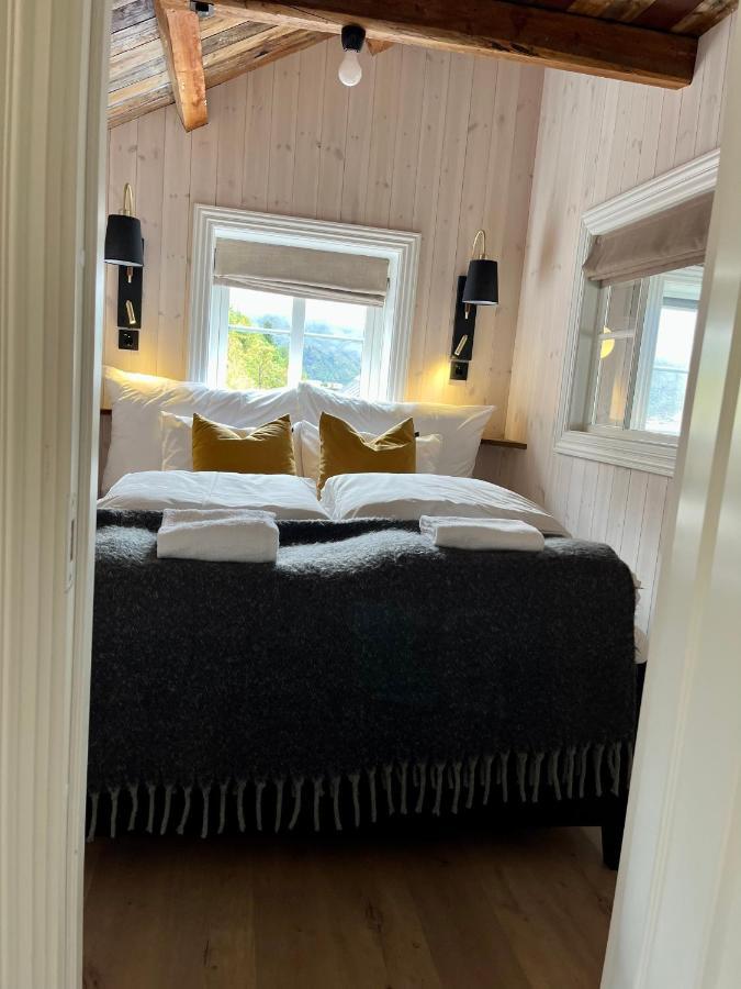 Lofoten Suite Apartments - Rostad Retro Rorbuer Reine Ngoại thất bức ảnh