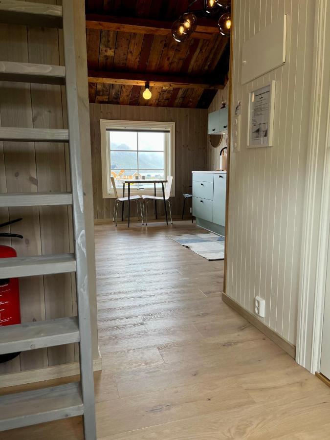Lofoten Suite Apartments - Rostad Retro Rorbuer Reine Ngoại thất bức ảnh