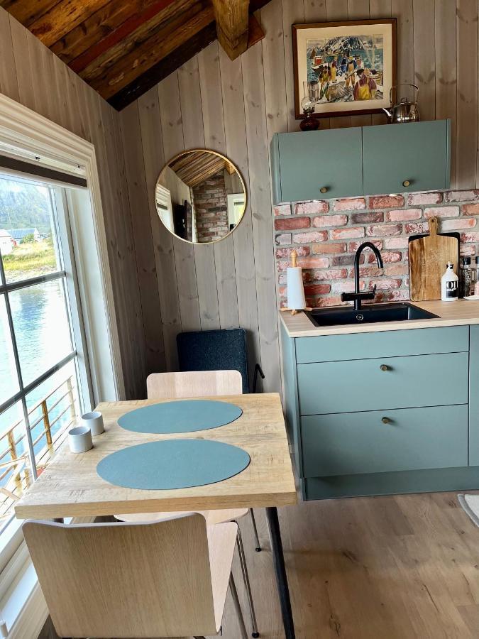 Lofoten Suite Apartments - Rostad Retro Rorbuer Reine Ngoại thất bức ảnh