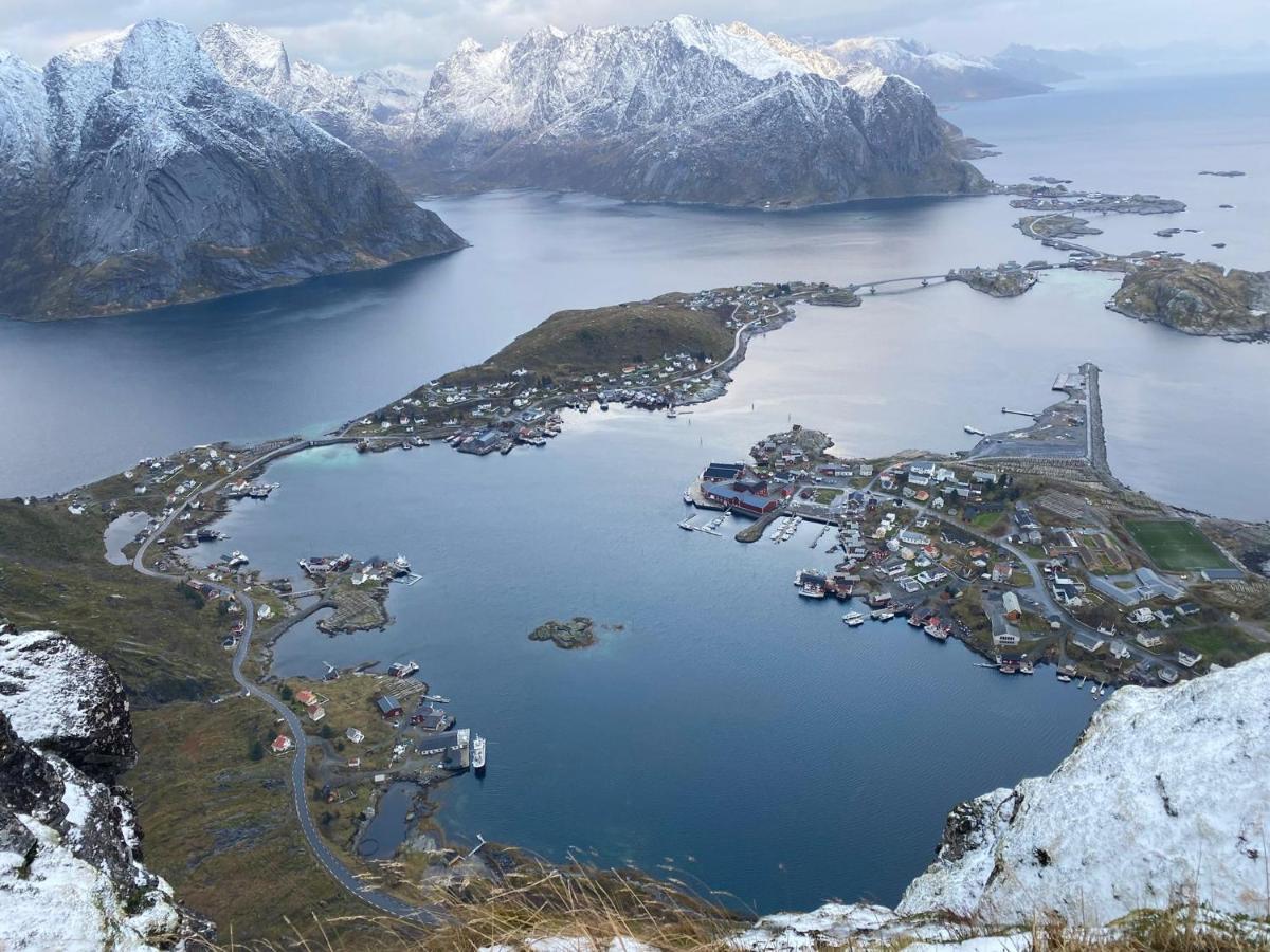Lofoten Suite Apartments - Rostad Retro Rorbuer Reine Ngoại thất bức ảnh