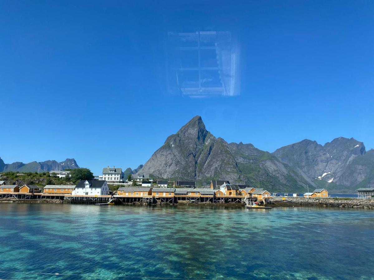 Lofoten Suite Apartments - Rostad Retro Rorbuer Reine Ngoại thất bức ảnh