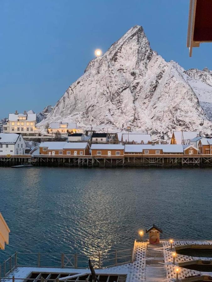 Lofoten Suite Apartments - Rostad Retro Rorbuer Reine Ngoại thất bức ảnh