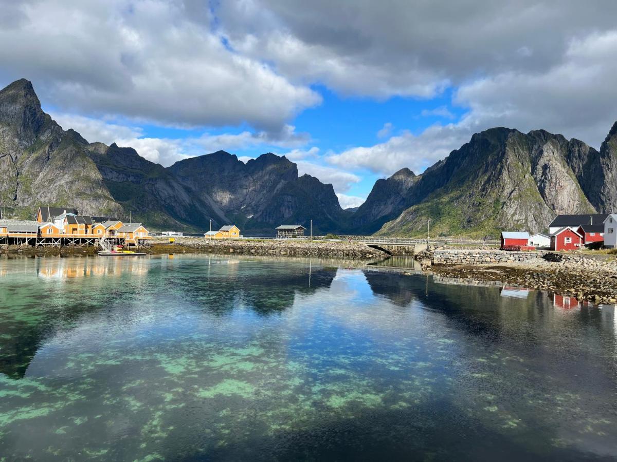 Lofoten Suite Apartments - Rostad Retro Rorbuer Reine Ngoại thất bức ảnh