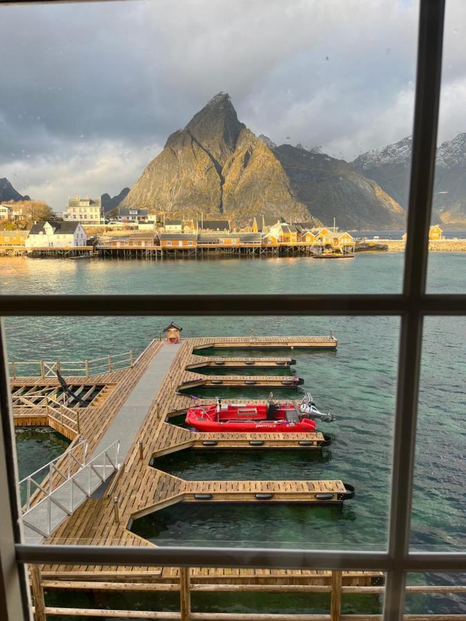 Lofoten Suite Apartments - Rostad Retro Rorbuer Reine Ngoại thất bức ảnh