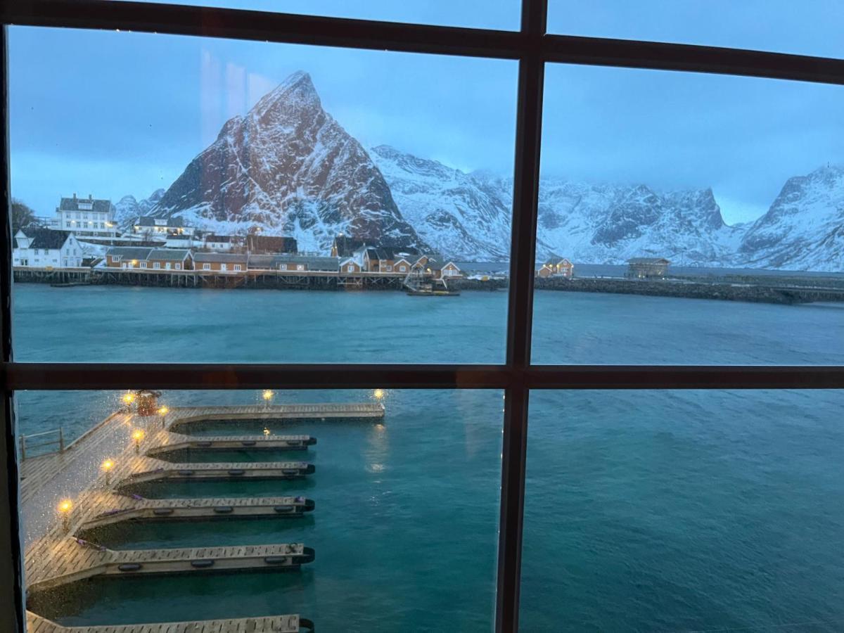 Lofoten Suite Apartments - Rostad Retro Rorbuer Reine Ngoại thất bức ảnh