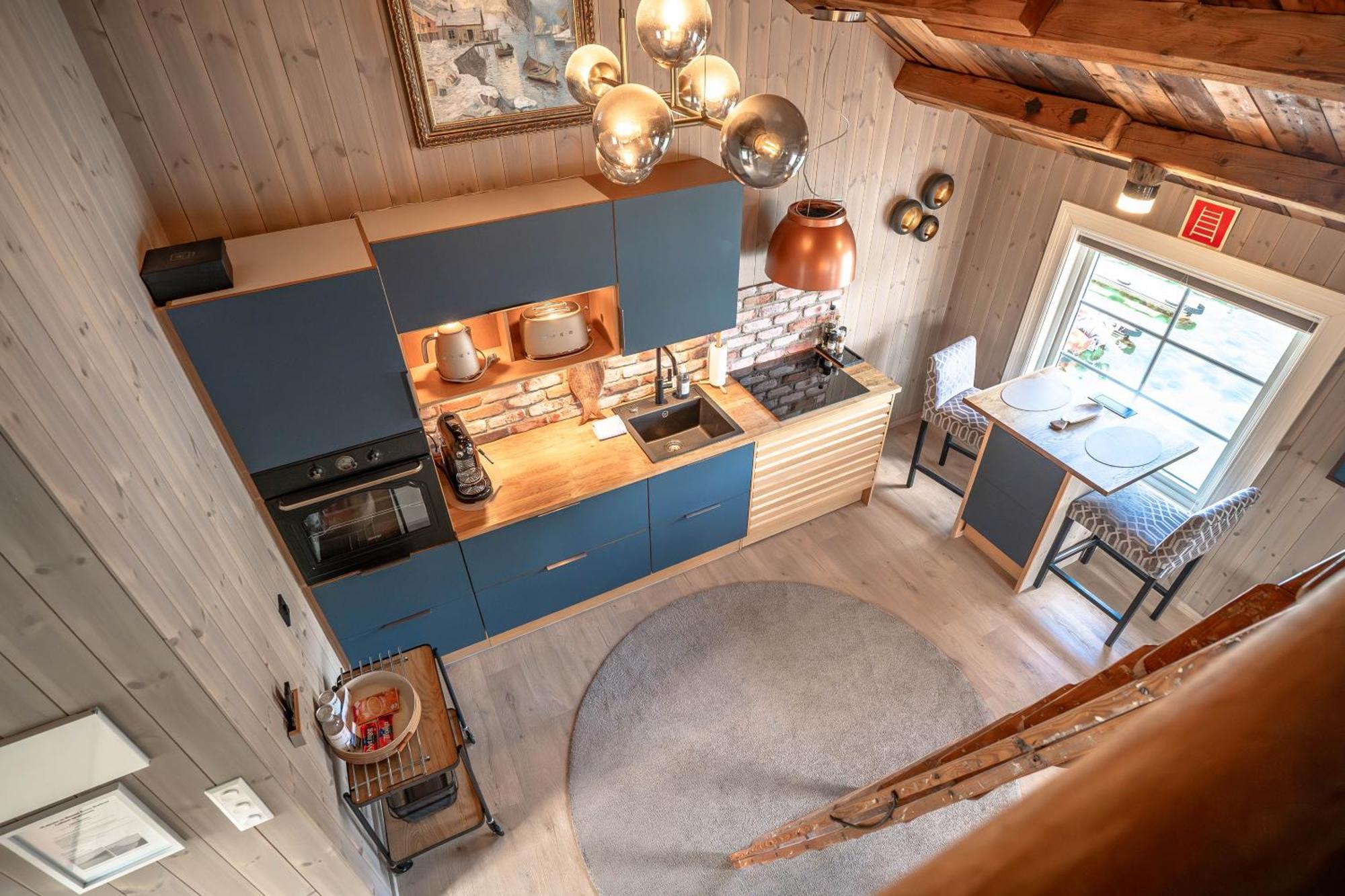 Lofoten Suite Apartments - Rostad Retro Rorbuer Reine Ngoại thất bức ảnh