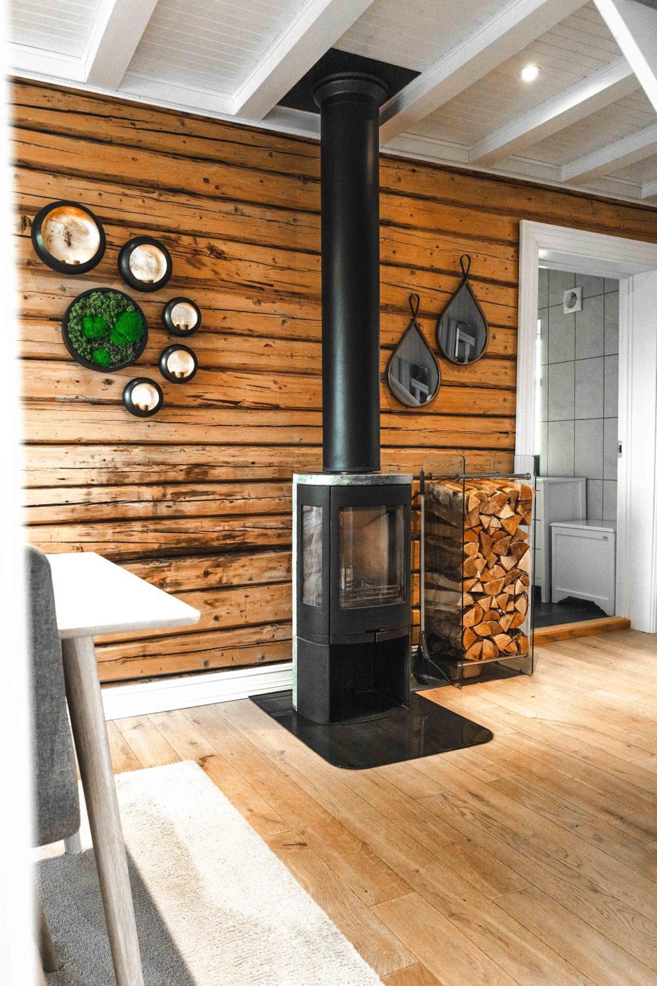 Lofoten Suite Apartments - Rostad Retro Rorbuer Reine Ngoại thất bức ảnh